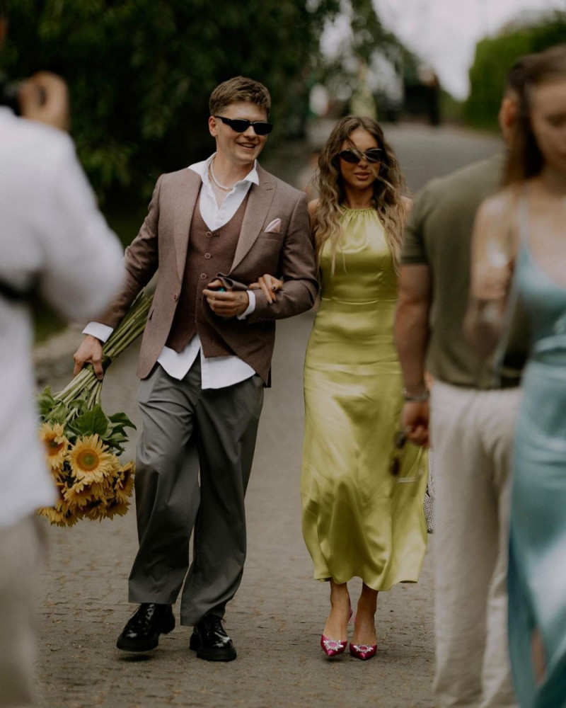Блогерка й донька бізнесмена з Луцька поділилася фото весілля за понад мільйон гривень