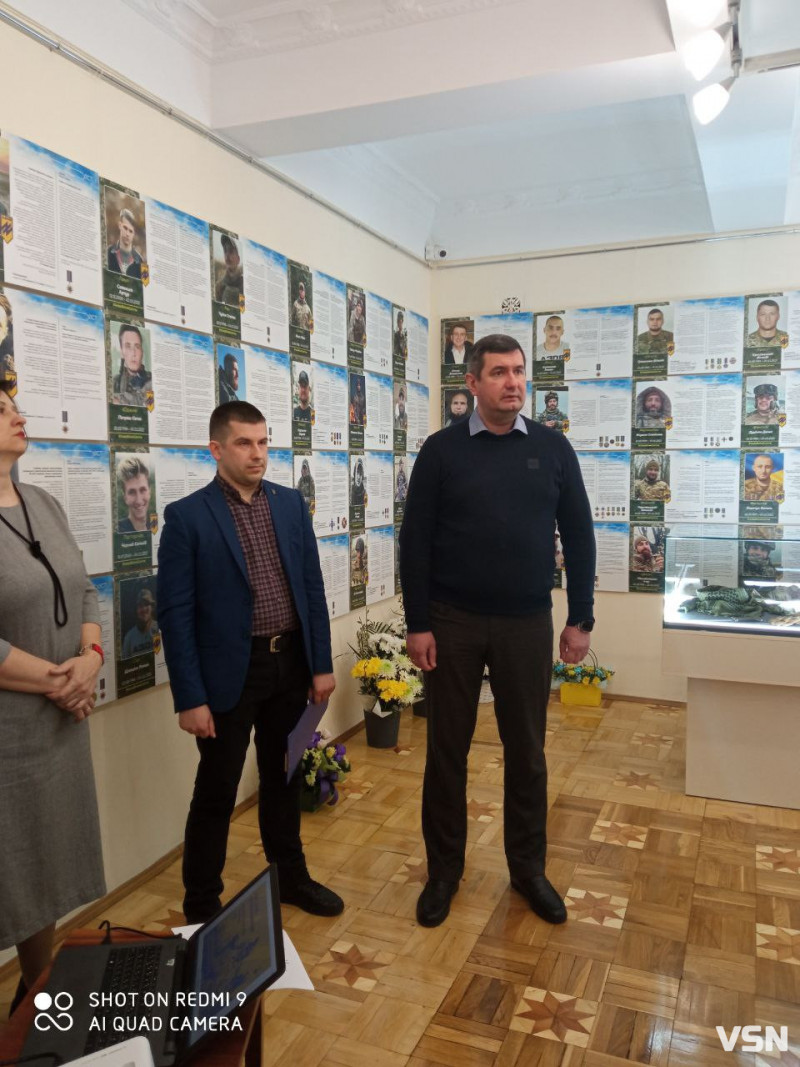У Луцьку відкрили виставку «Полк «Азов» - янголи Маріуполя»