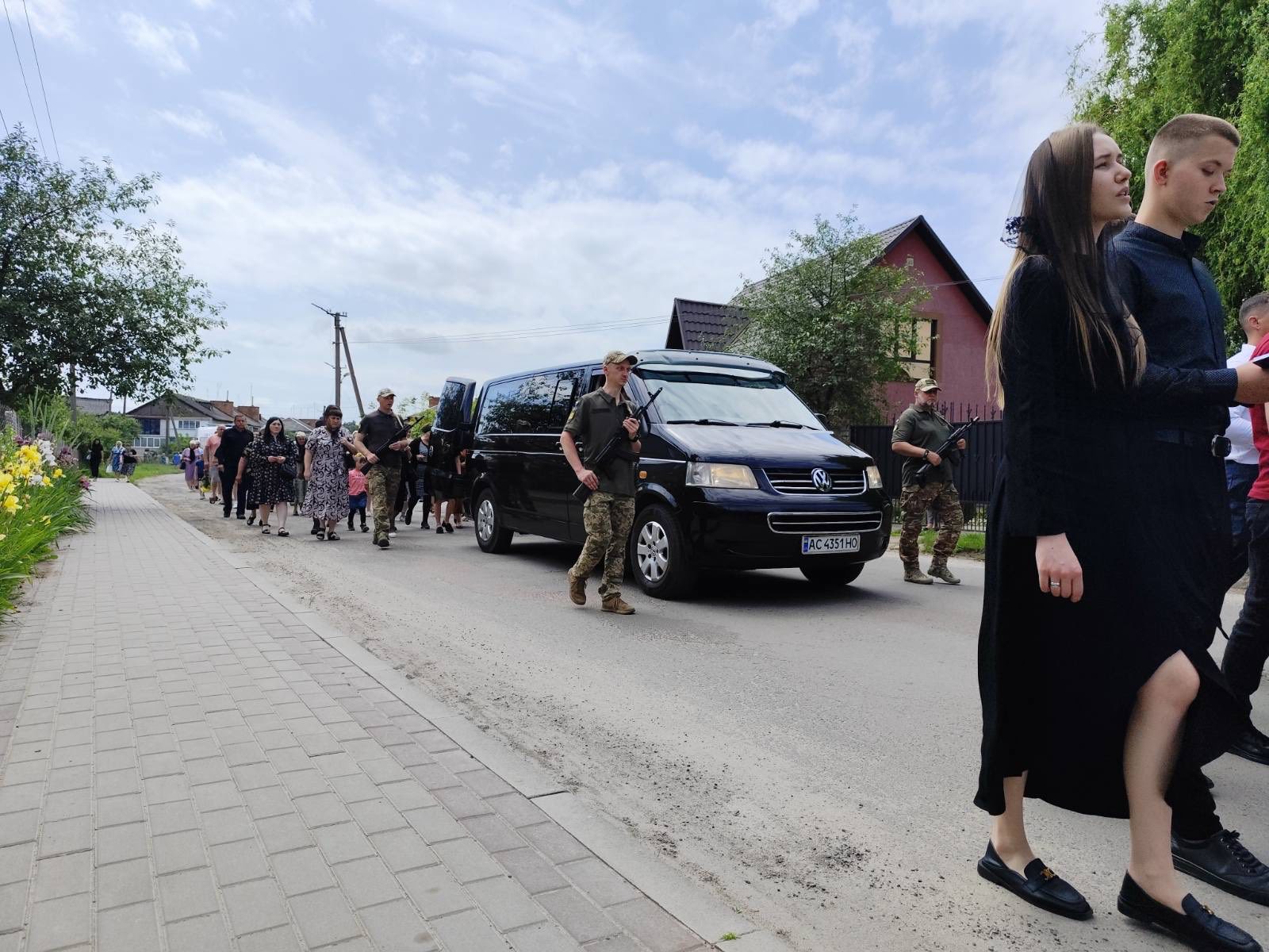 Сиротами залишилися син і донька: на Волинь повернувся загиблий Герой Володимир Зелінський