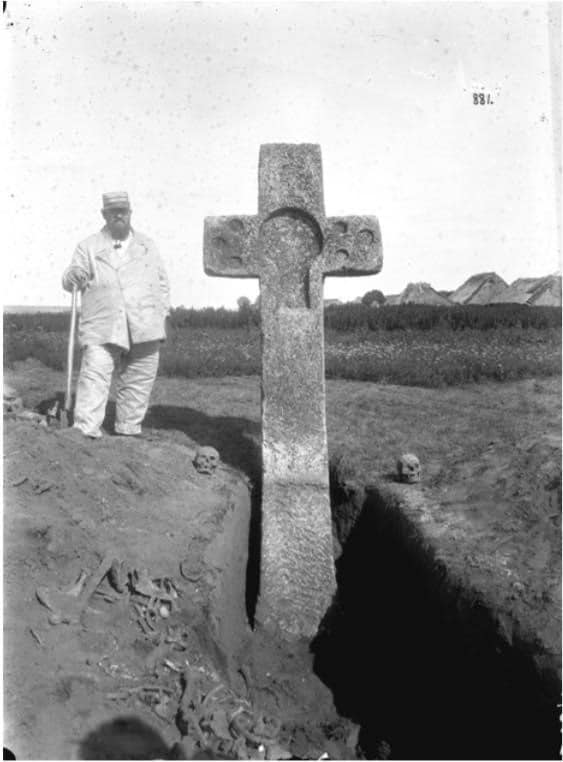 На Волині знайшли найстаріший хрест України: унікальній пам’ятці — близько тисячі років