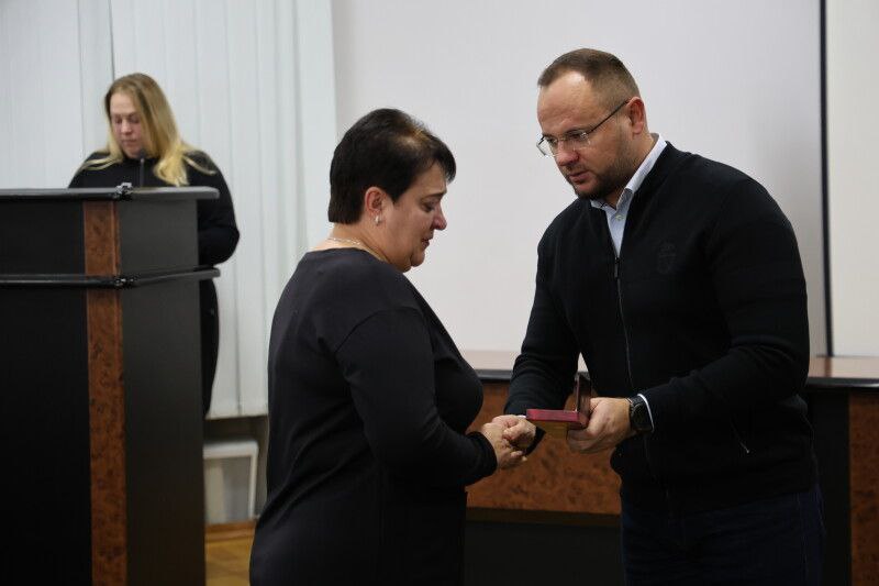 У Луцьку вручили посмертні ордени та медалі рідним загиблих захисників України