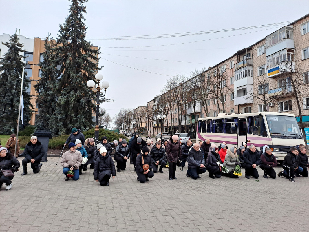 Дві втрати в одні громаді: на Волині попрощалися з Героями Артемом Абрамчуком та Юрієм Гусаром