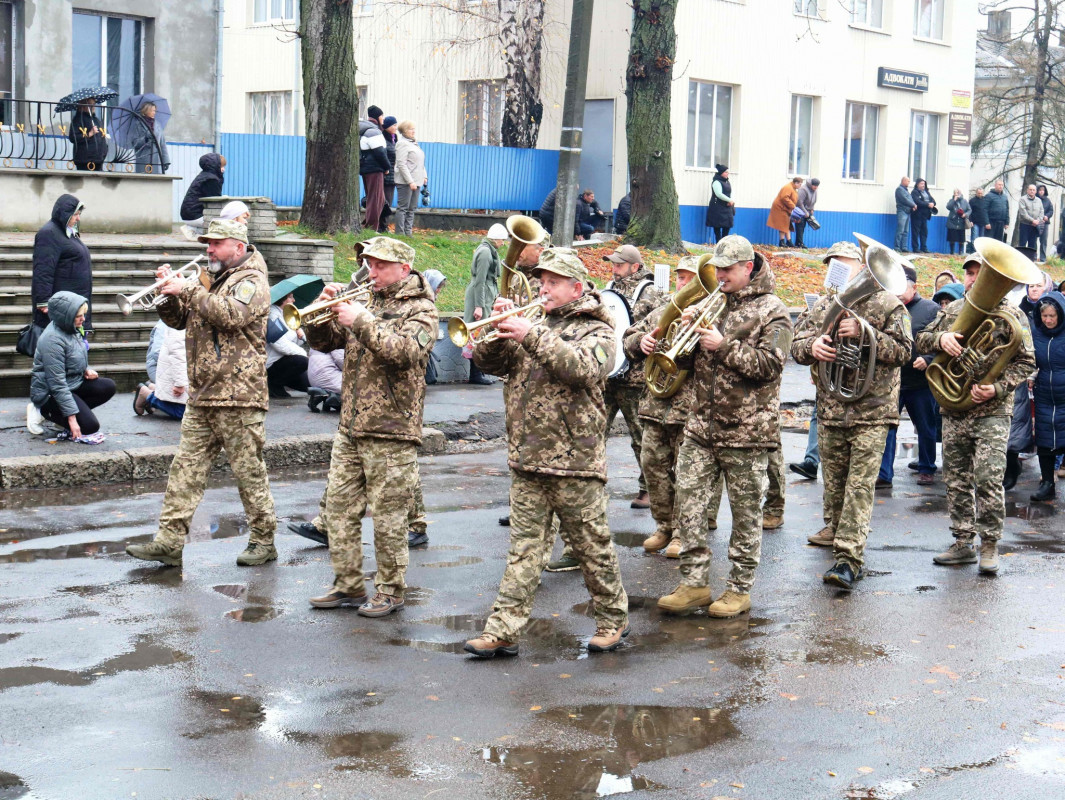 Довгий час вважався зниклим безвісти: на Волині попрощалися з Героєм Валентином Боском