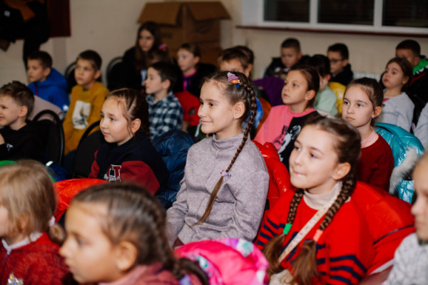 «Світло серед темряви»: у Луцьку відбувся благодійний концерт для переселенців