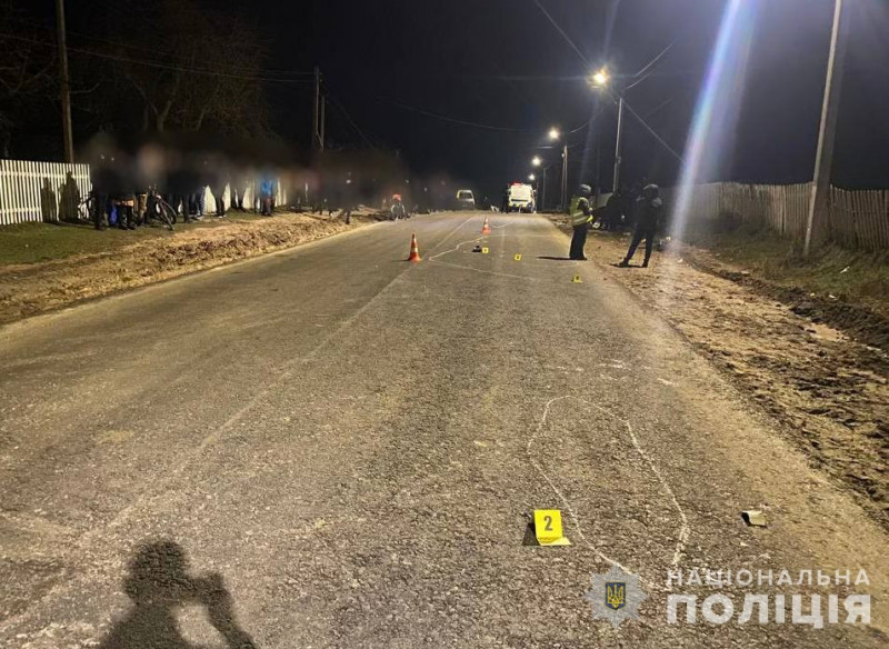 У Луцькому районі 22-річний водій на «мерседесі» на смерть збив велосипедистку. Фото