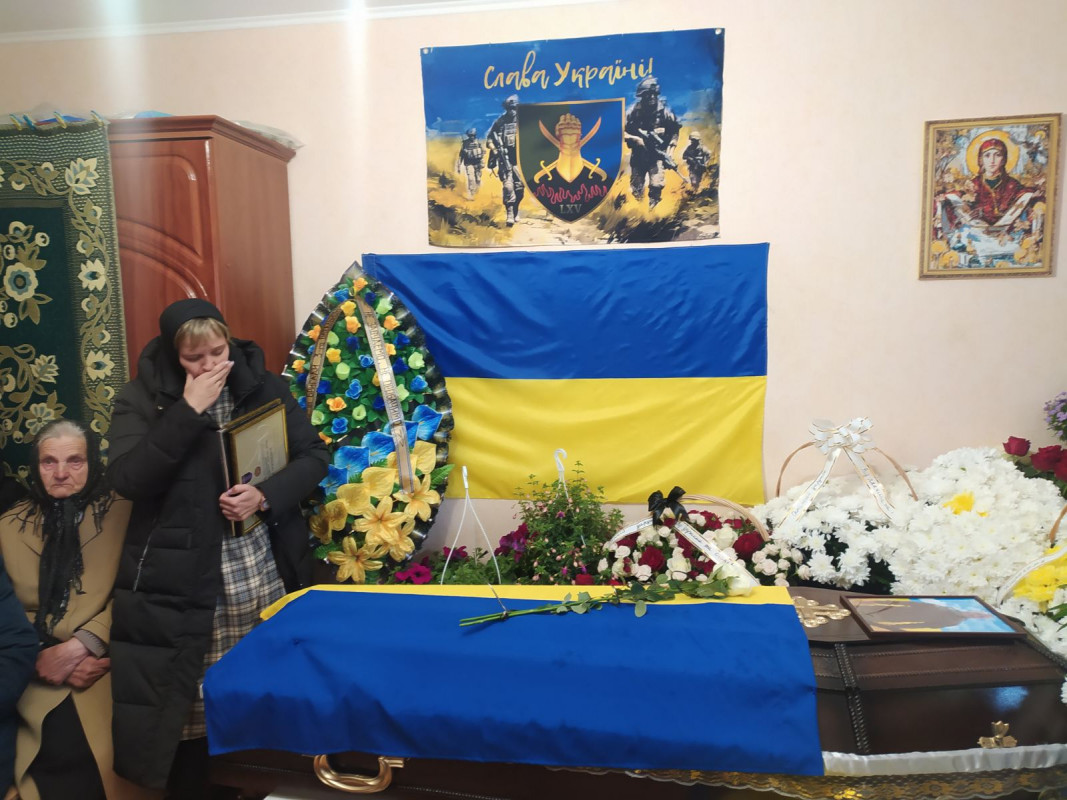 Навіть небо плакало за своїм Героєм: на Волині в останню дорогу провели загиблого Миколу Гапонюка
