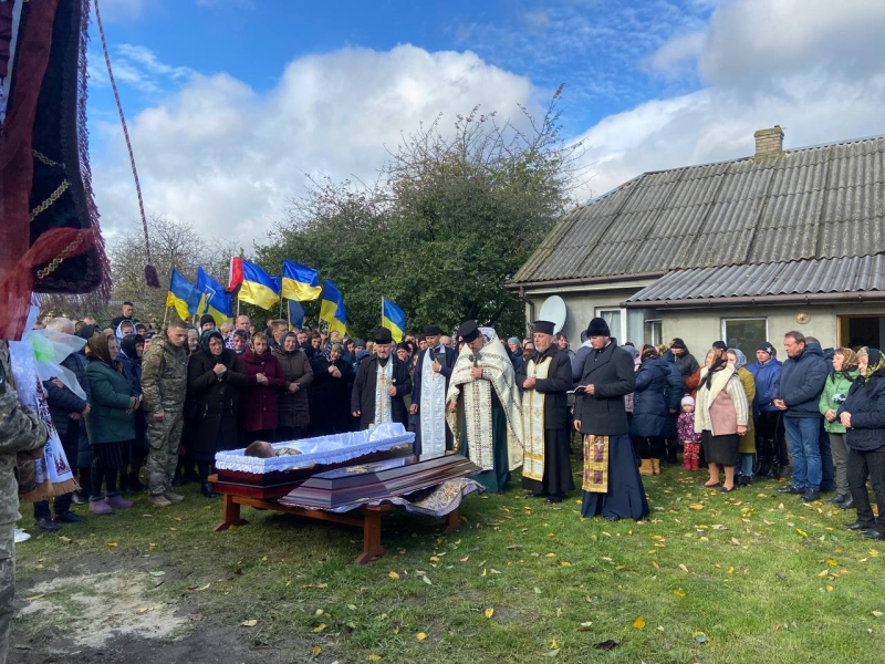 На Волині все село проводжало в останню путь молодого командира Юрія Гимзу. Фото