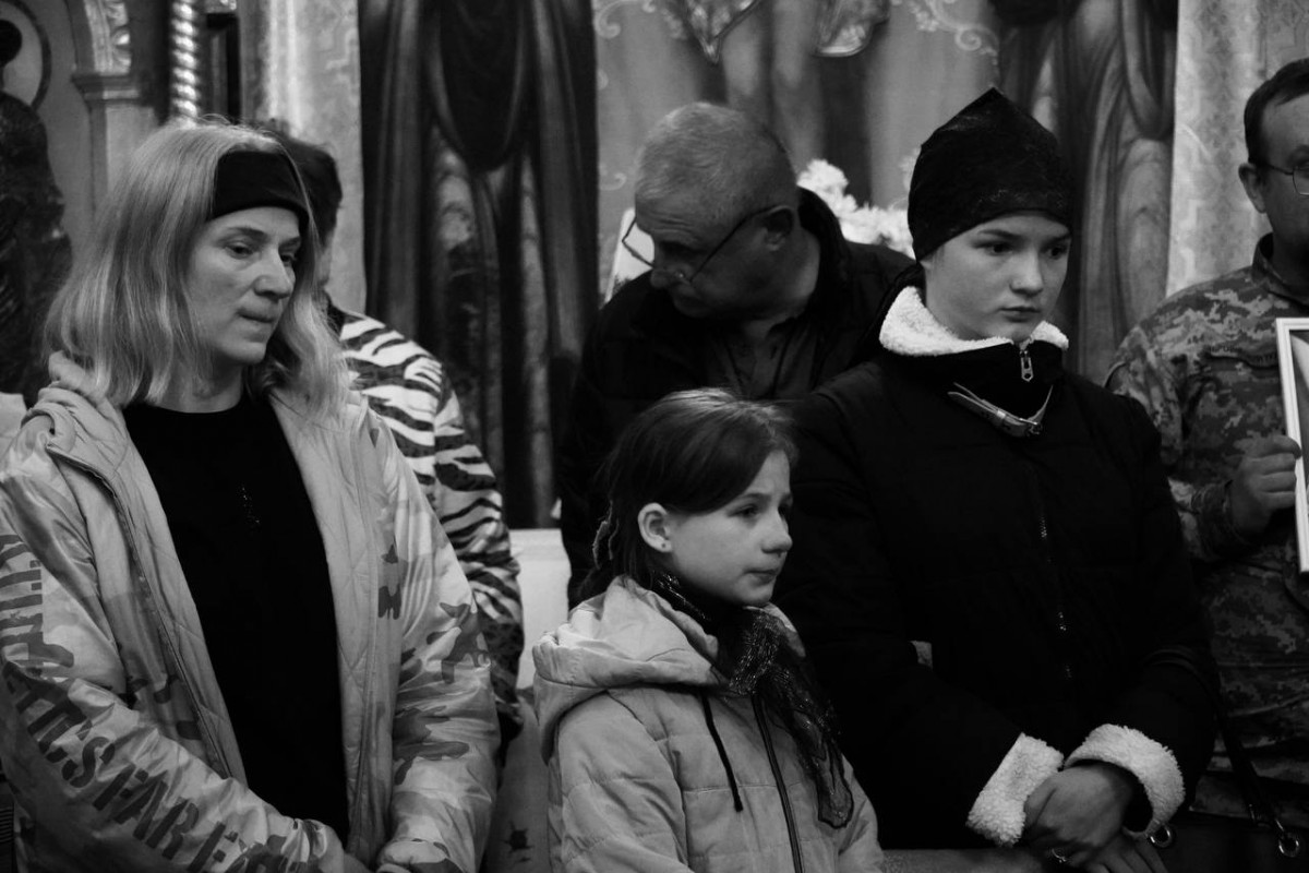 Напівсиротами стали дві донечки: на Волині попрощались з Героєм Миколою Каліщуком