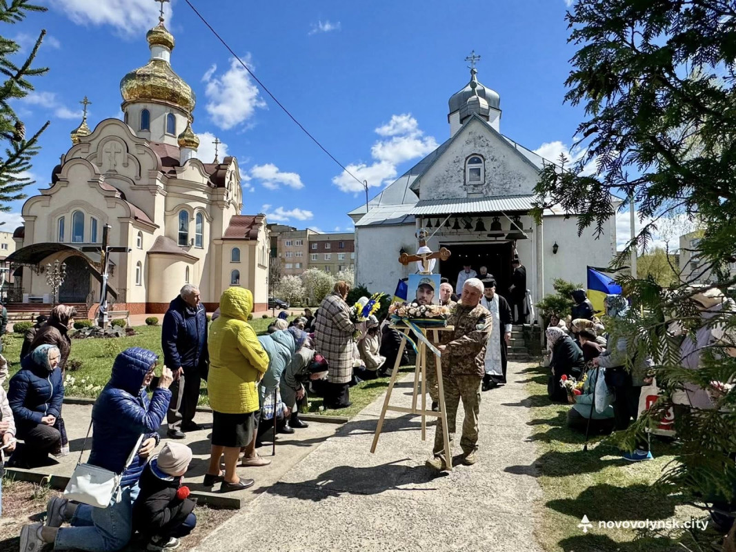 Тривалий час вважався зниклим безвісти: на Волині попрощалися з Героєм Олександром Шпуром