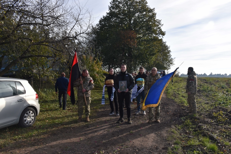 Родина втратила єдиного сина: на Волині попрощались із Героєм Петром Бідуном