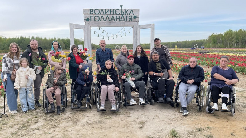 «Хлопчик після ДТП не міг тримати голову, а зараз бігає»: історія реабілітаційного комплексу біля Луцька, де повертають людям здоров'я