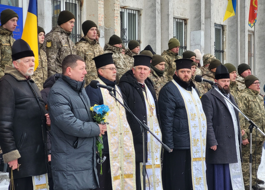 Чорний день: у громаді на Волині попрощалися відразу із трьома Героями