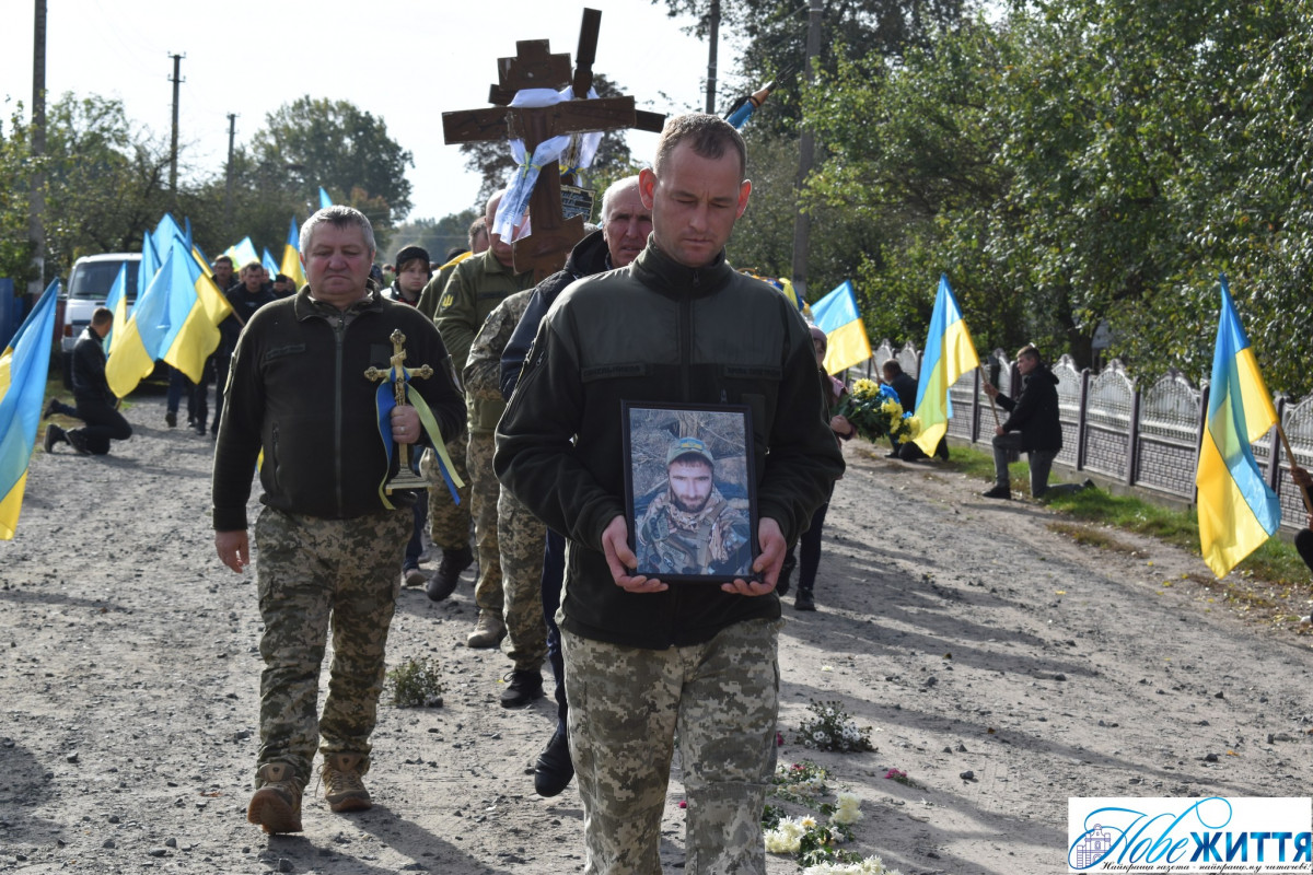 Йому було всього 30: на Волині попрощалися із молодим Героєм Сергієм Денисюком. Фото