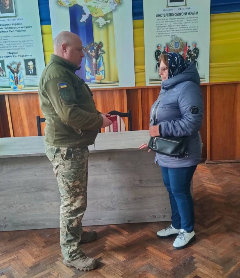 Героя з Волині Олександра Пальшина нагородили посмертно: орден передали матері