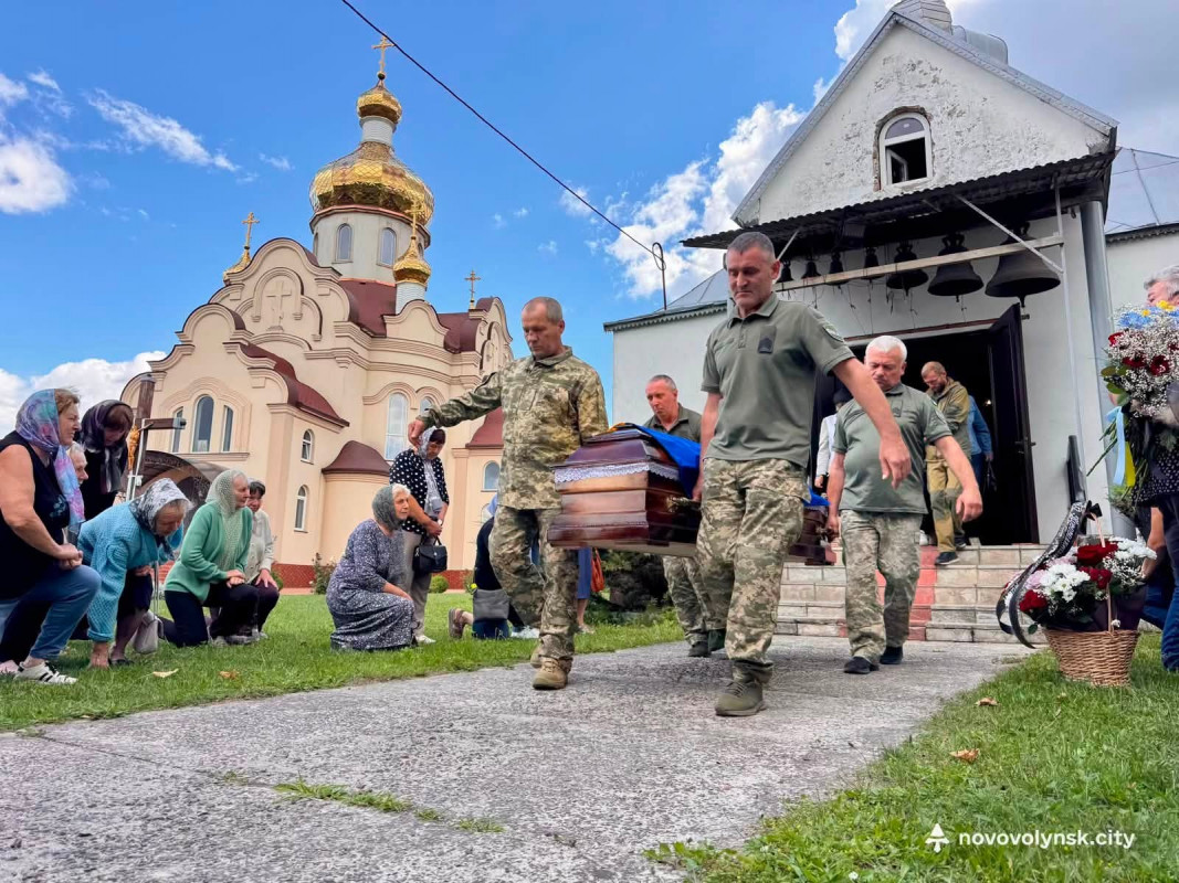 Воював за Україну з 2017 року: на Волині попрощалися із полеглим Захисником Юрієм Сергеєвим