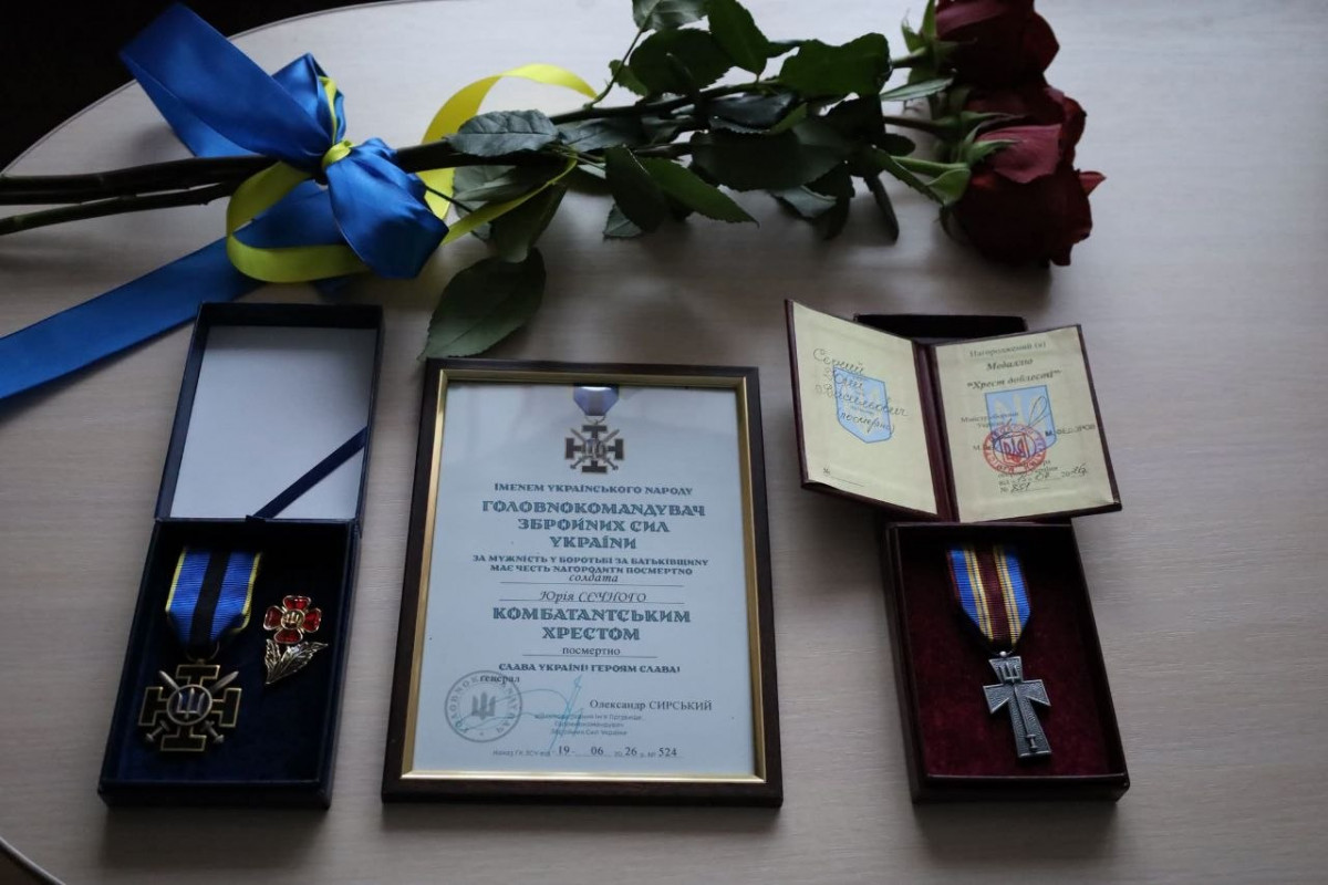 На Волині доньці загиблого 37-річного захисника вручили три посмертні нагороди тата