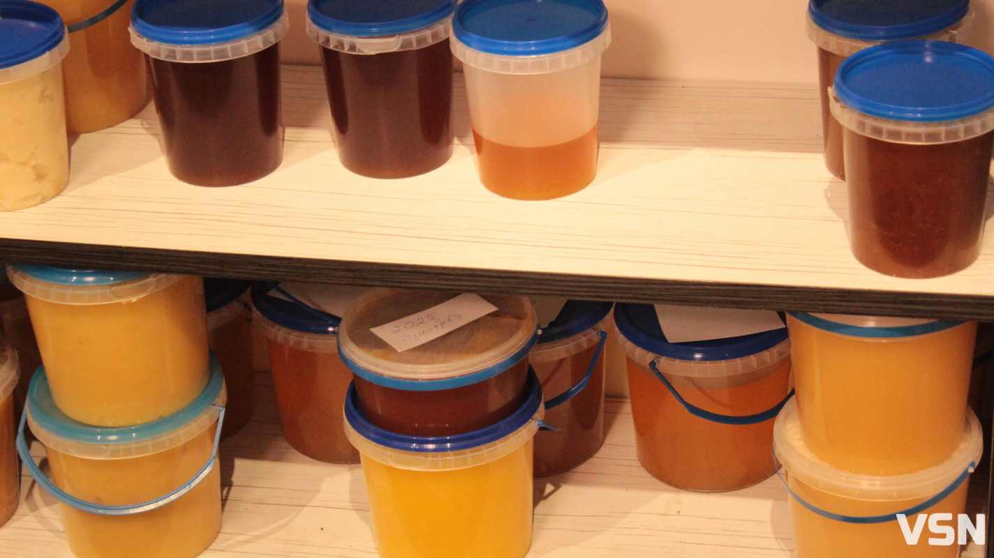 Скільки коштує мед на ринку та у магазинах Луцька?