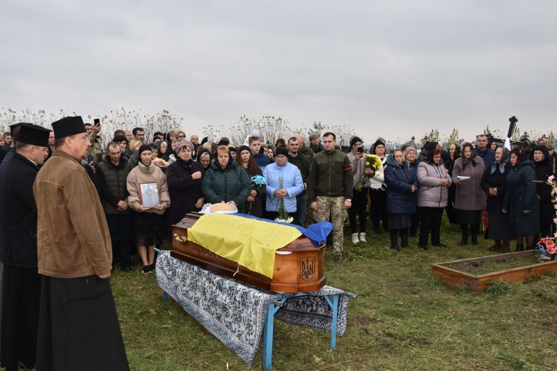 Понад пів року вважався безвісти зниклим: на Волині попрощалися із Героєм Богданом Мережею