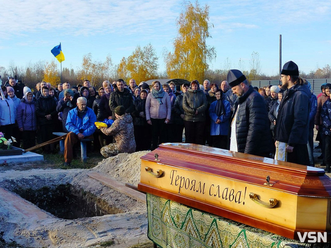 Через рік знайшов вічний спочинок: на Волині попрощалися з 37-річним Героєм Віктором Терешкевичем