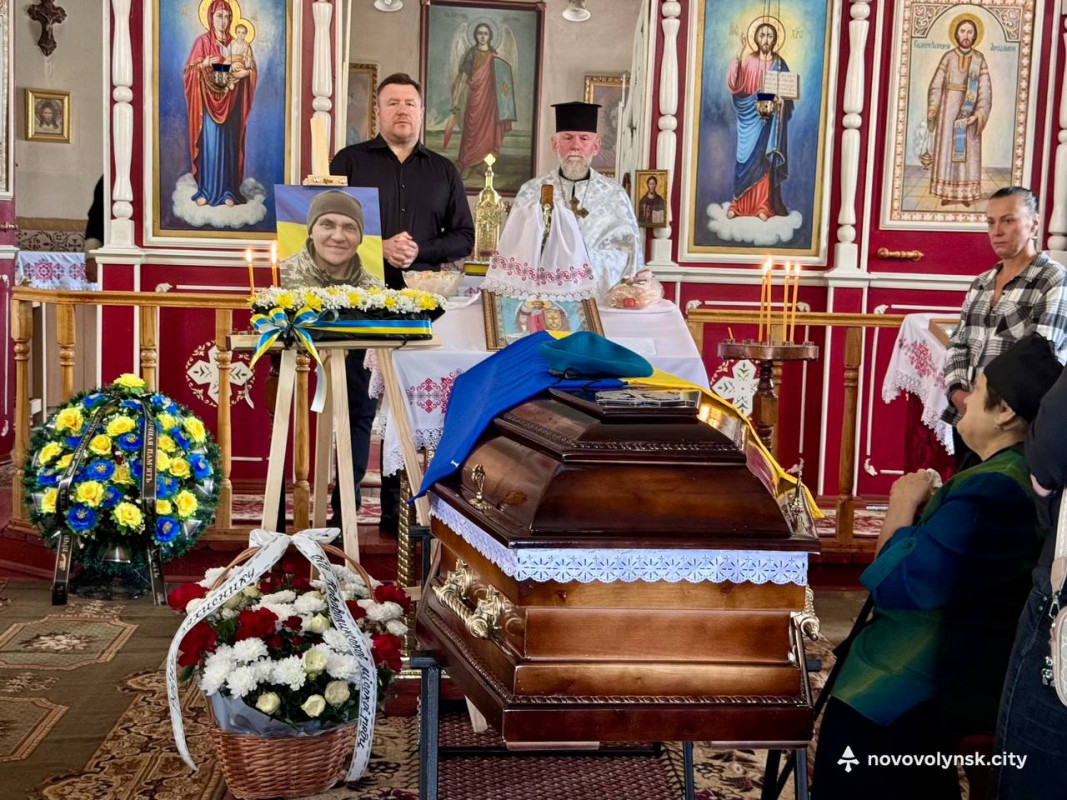 Понад рік вважався зниклим безвісти: на Волині поховали Героя Василя Сачука