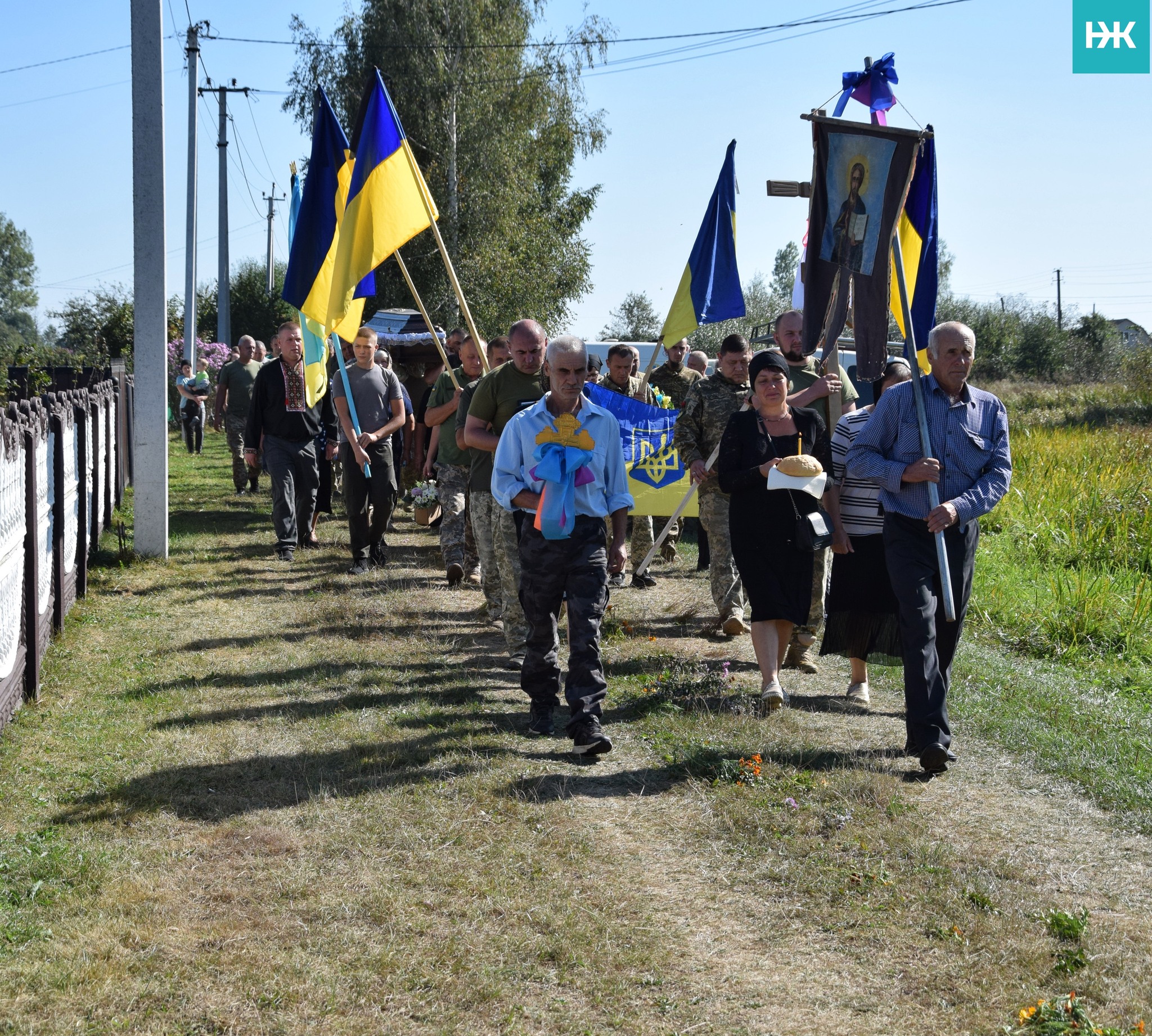 Поховали поряд із могилою його рідного брата-захисника: на Волині попрощались із Героєм Василем Мухою