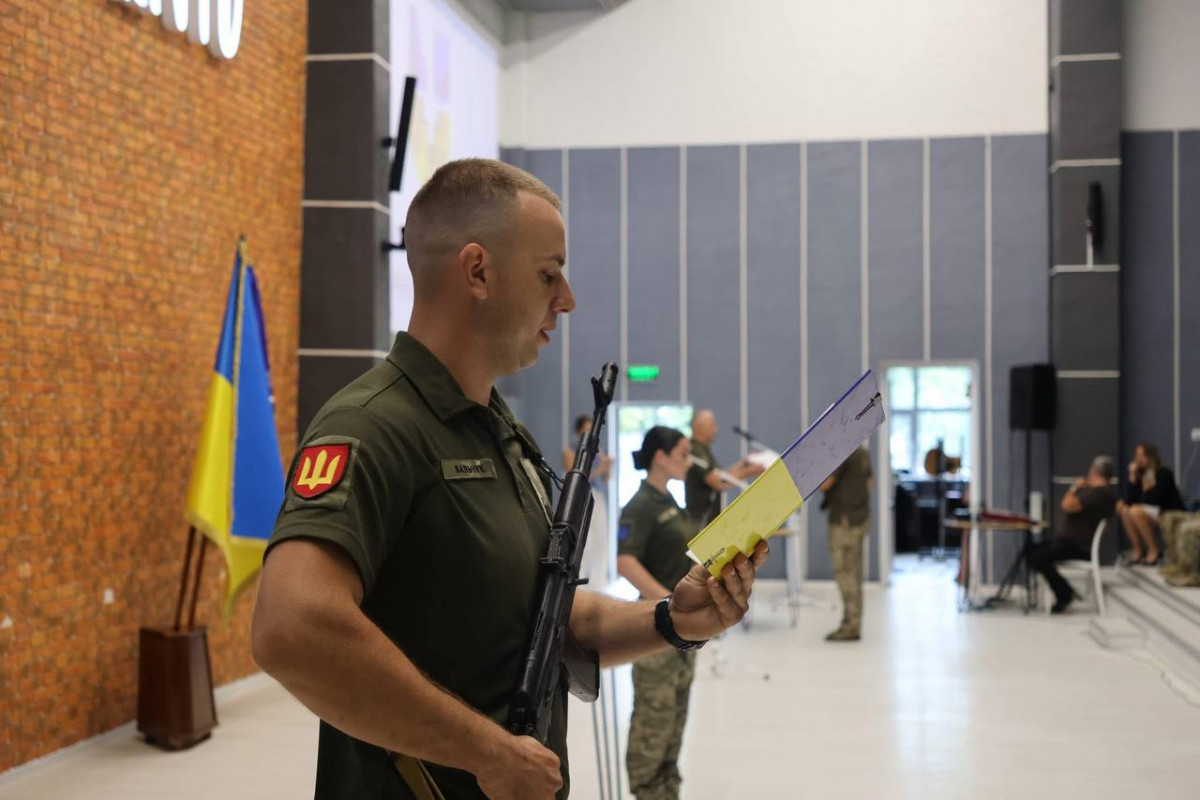 Служити Україні: курсанти волинського вишу склали військову присягу
