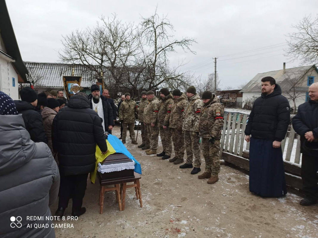 Понад рік вважався зниклим безвісти: на Волині попрощались з Героєм Миколою Коновим