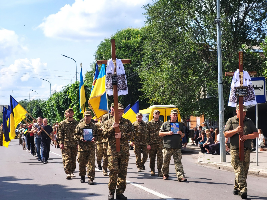 Сини продовжують боротьбу на фронті: на Волині попрощалися з Героями Юрієм Любашовим та Олександром Дубуком