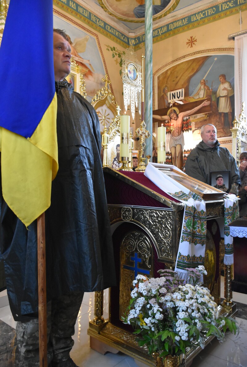 Навіки 29: у Луцькій громаді попрощалися з Героєм Назарієм Корольчуком