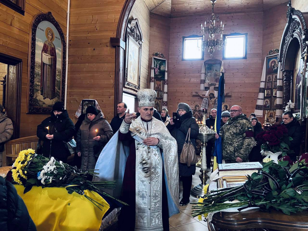 Віддав життя за Україну: волиняни провели в останню путь Героя Василя Солодуху