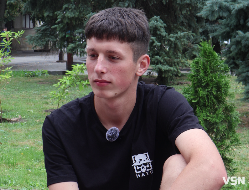 «Дід казав не виїжджати»: молодь Луцька розповіла, чому лишаються в Україні