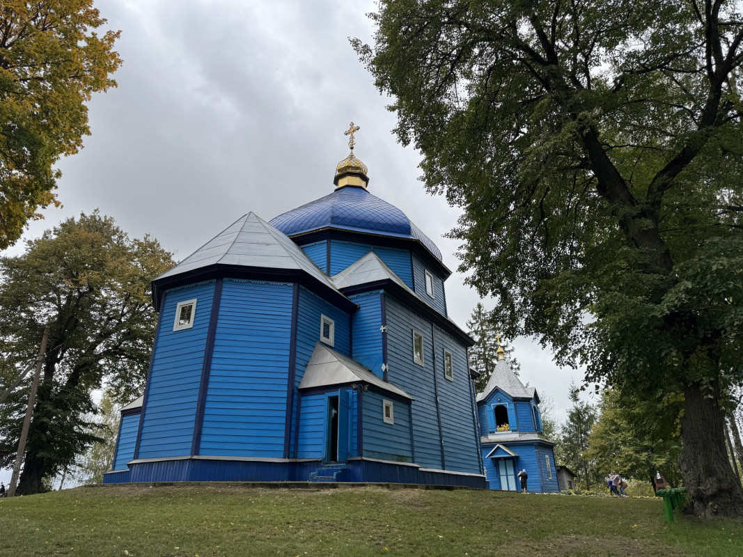 Рік тому приєдналися до ПЦУ: на Волині з нагоди 215-річчя заснування храму митрополит Михаїл очолив богослужіння