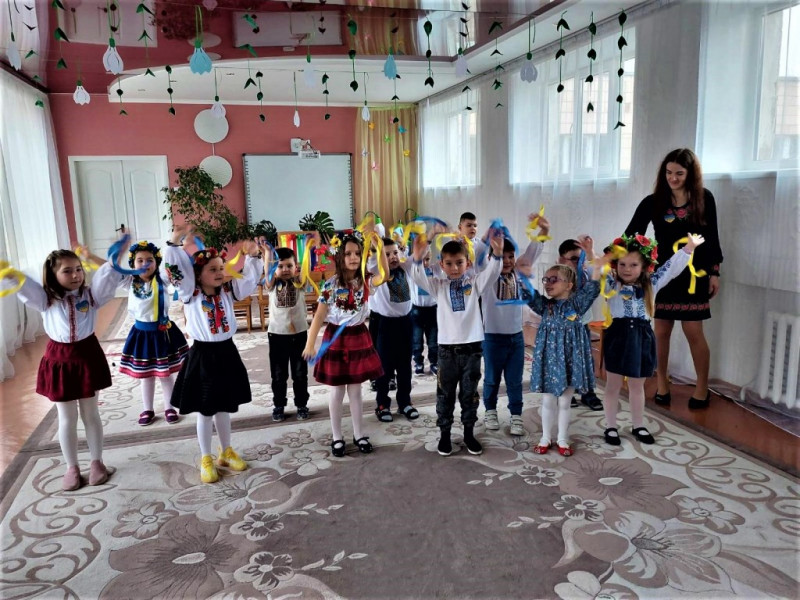 На ярмарку у волинському дитсадку зібрали 40 тисяч гривень на тепловізор для військових