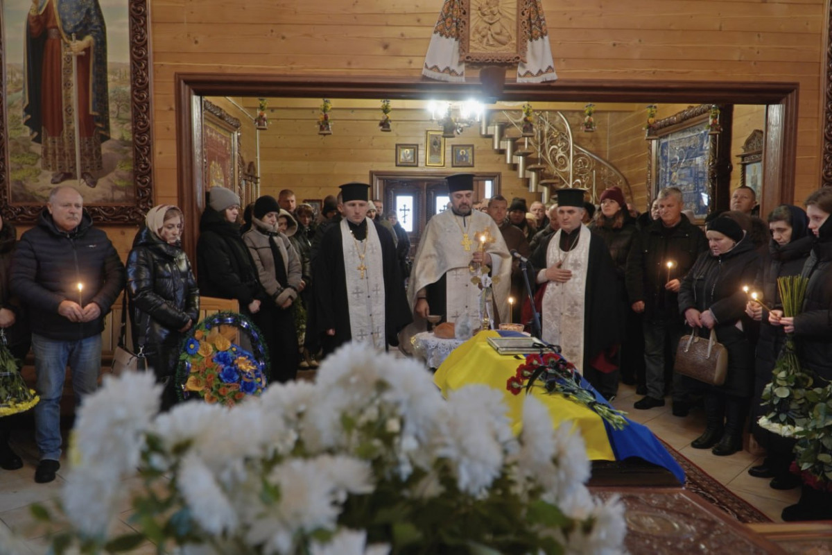 Загинув майже пів року тому: на Волині попрощалися з Героєм Володимиром Пойдою