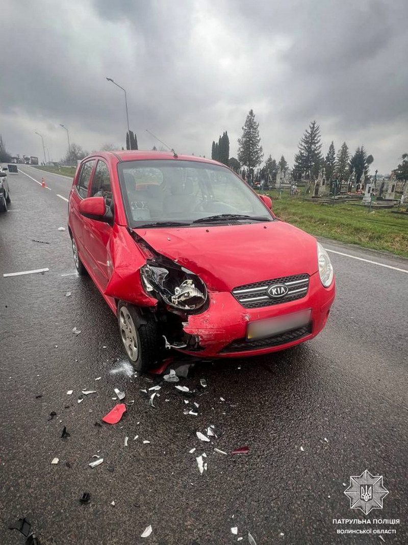 Аварія у Луцьку: зіткнулися три автівки