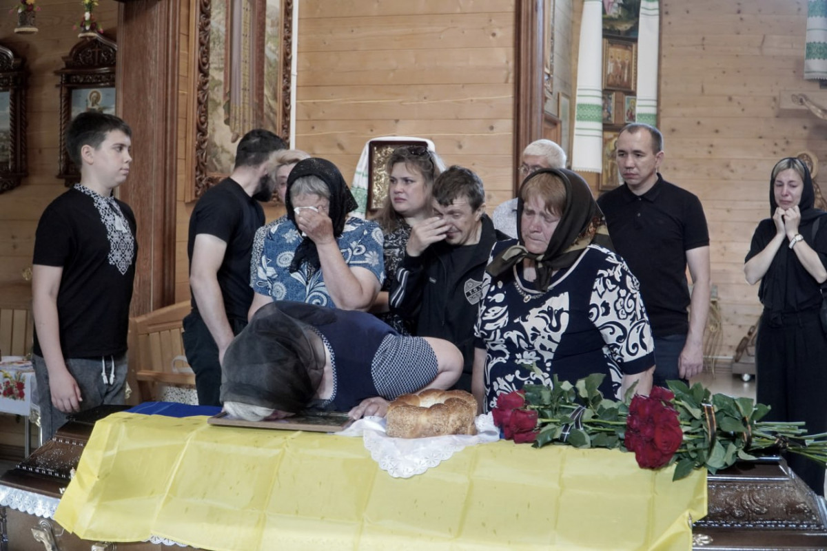 ДНК-експертиза обірвала надії: на Волині попрощались з Героєм Сергієм Козолупою