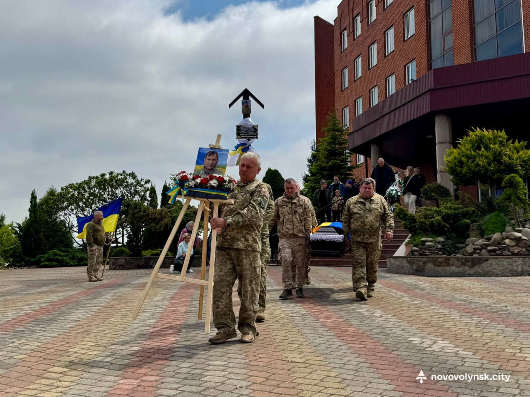 Понад півтора року вважався зниклим безвісти: на Волині поховали воїна Олександра Грабового