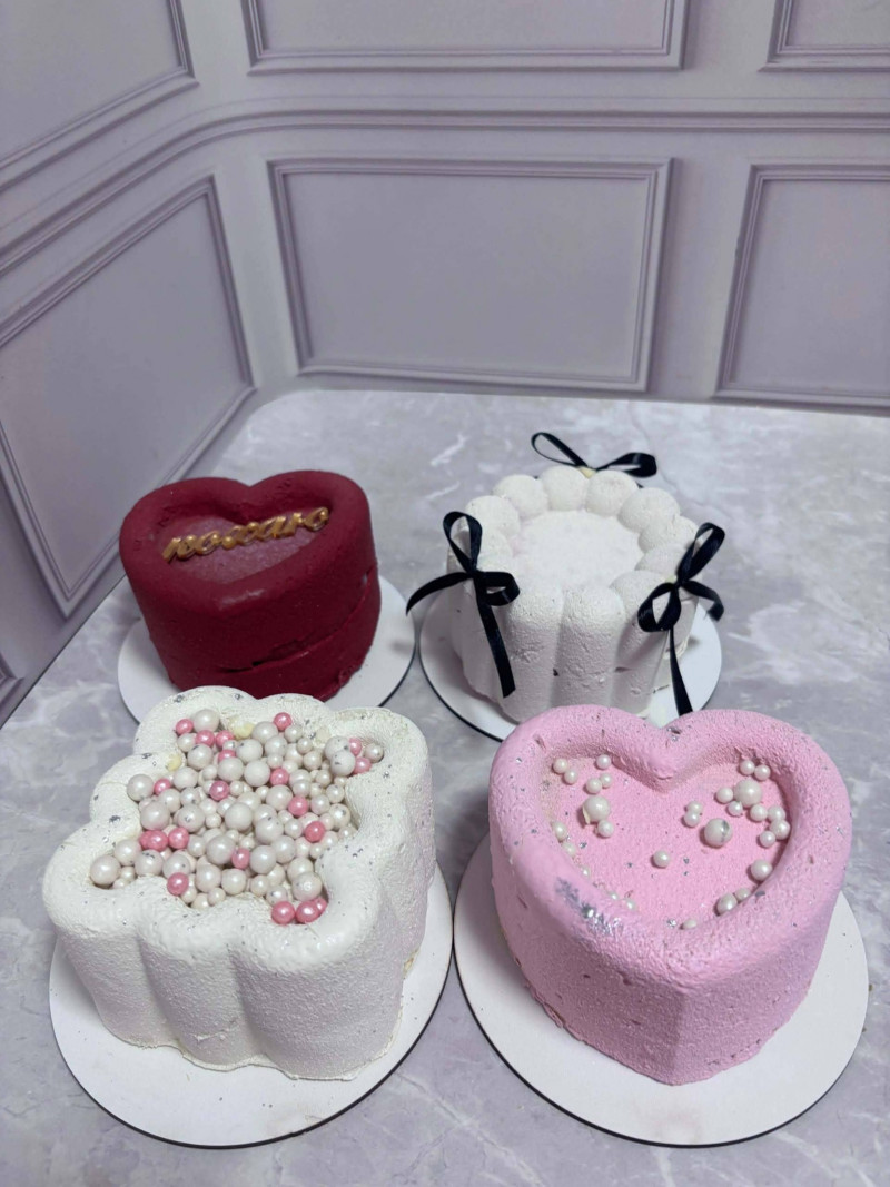 13-річна лучанка готує мусові торти та японські моті