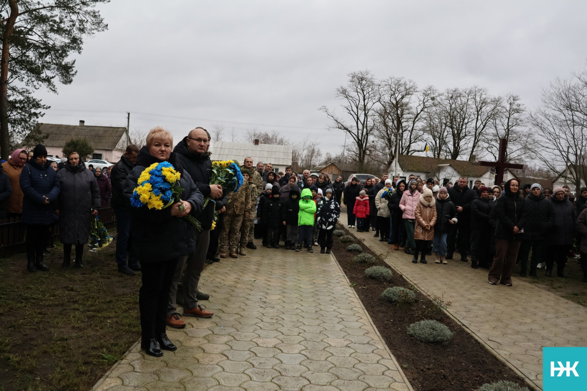 Сльози, квіти й молитва: у громаді на Волині відкрили Алею пам’яті загиблих Героїв різних поколінь