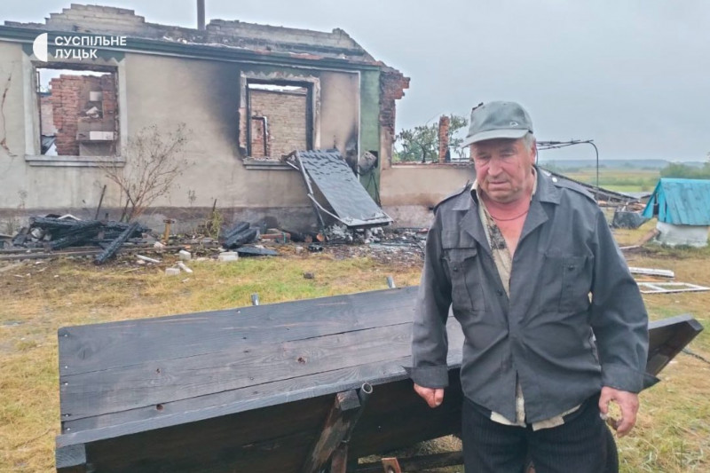 «Згорів будинок, хлів, пилорама, документи та гроші, які були в хаті»: у селі у Луцькому районі з літака впав боєприпас
