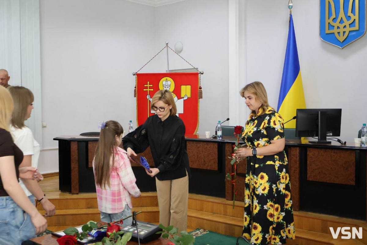 За мужність та героїзм у боях: у Луцьку вручили посмертні нагороди сім’ям загиблих Героїв
