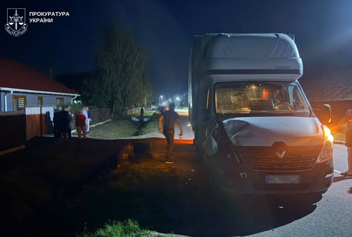 Водій Renault збив двох 14-річних дівчат на Львівщині: одна загинула