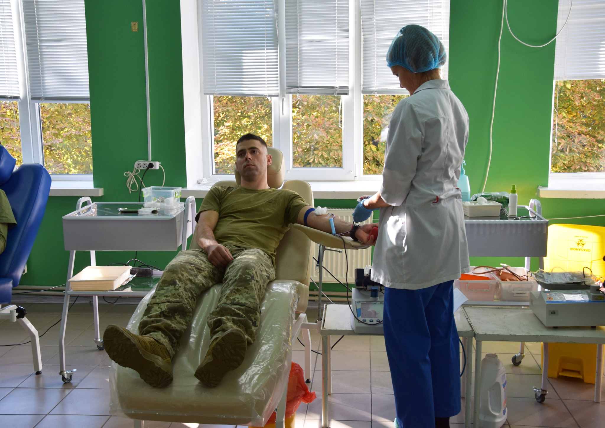 Кров замість зброї: близько сотні військових Волинського загону долучилися до донорства