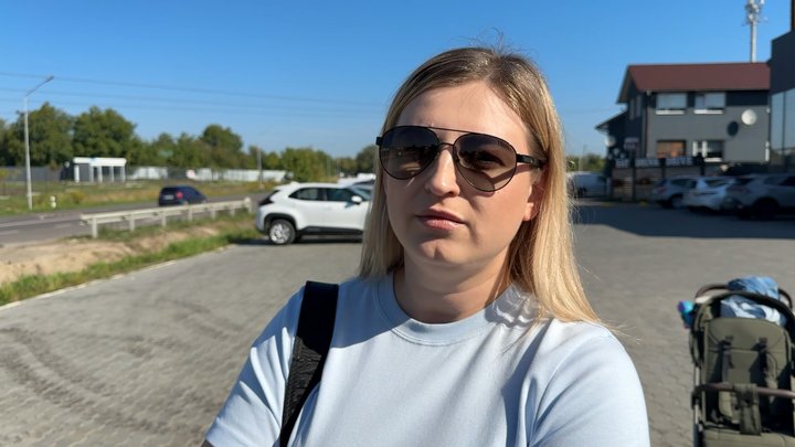 Жителі чекали роками: у селі під Луцьком облаштовують зупинки та «зебру»