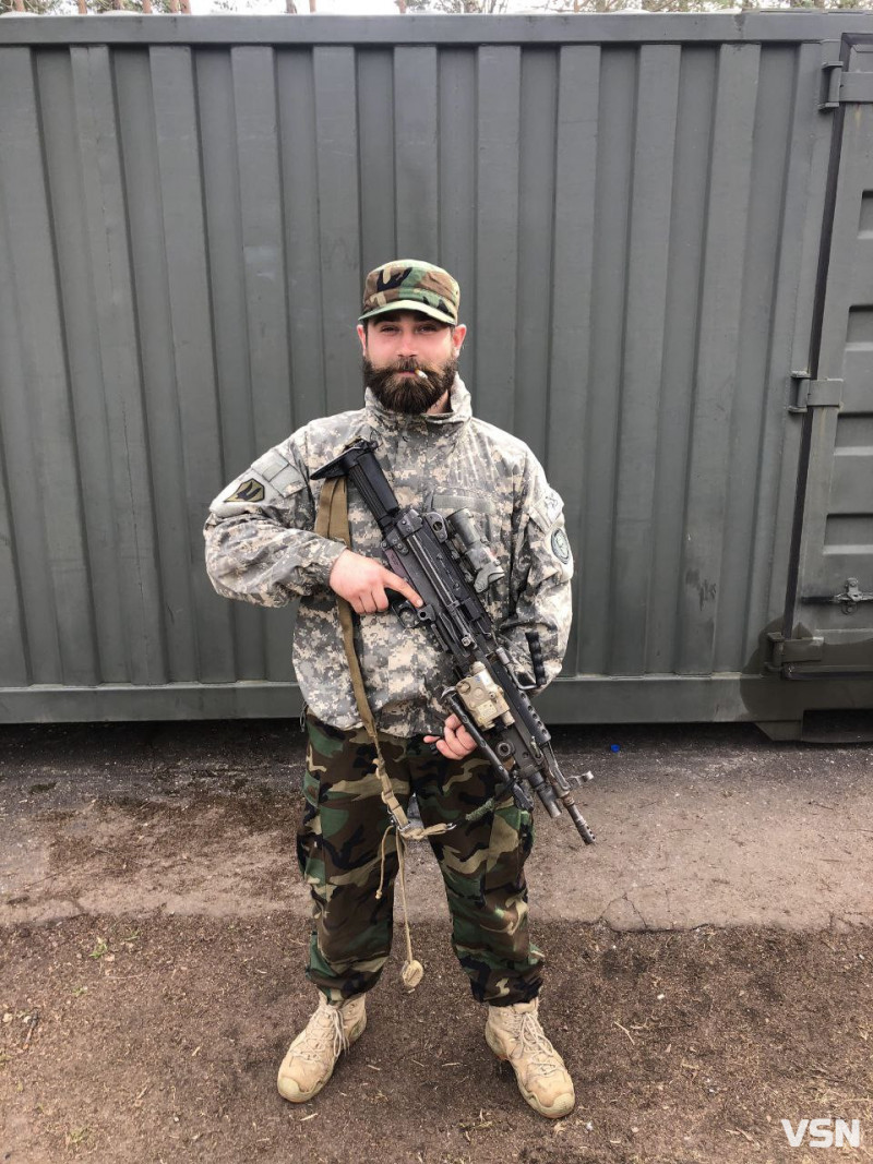 Колишніх азовців не буває, бо навіть у тилу можна залишитися у строю: спогади про бойові будні від військового медика Леоніда Бахіна з Волині