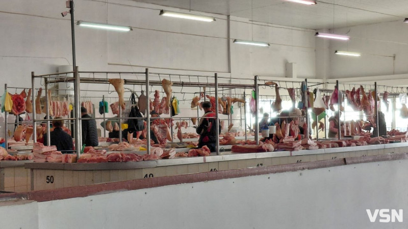 Скільки коштує м'ясо та сало на ринку у Луцьку