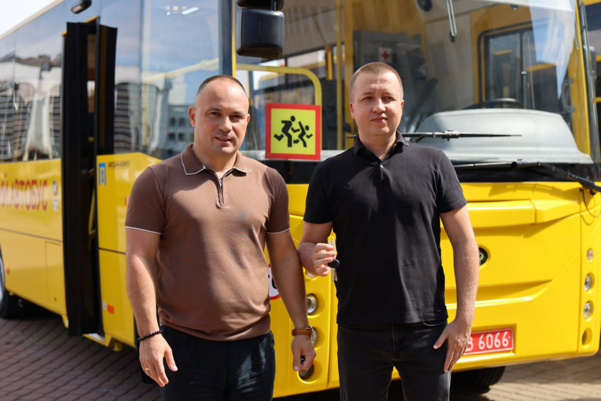 Три громади Волині отримали нові шкільні автобуси