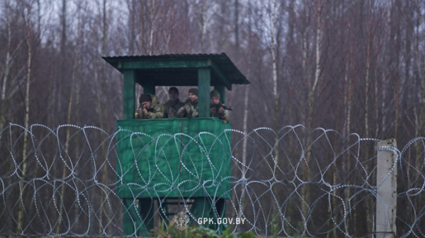 Білоруси показали український паркан на кордоні з Волинню