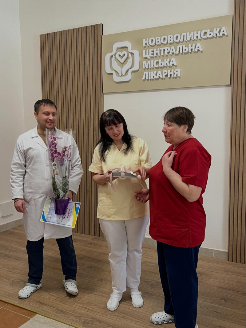 Акушерка з Волині пішла на заслужений відпочинок після 40 років роботи у пологовому