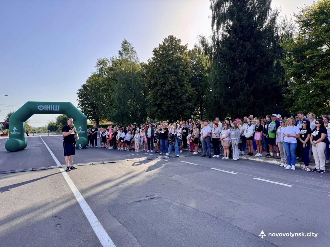 «Шаную воїнів, біжу за героїв України»: у місті на Волині на благодійному заході зібрали гроші для ЗСУ